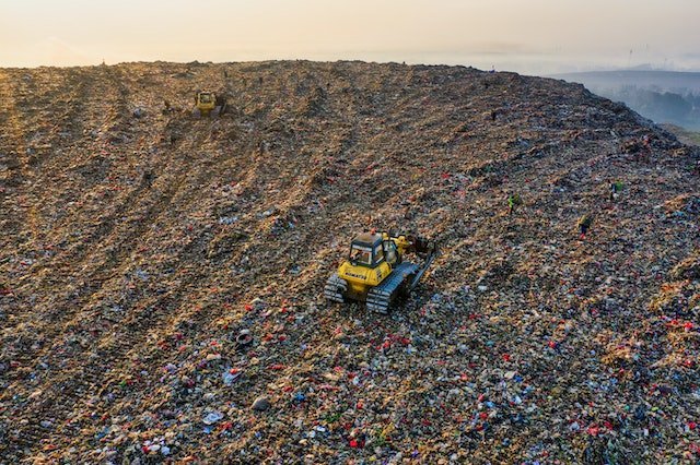 A mountain of waste in a waste dumping site